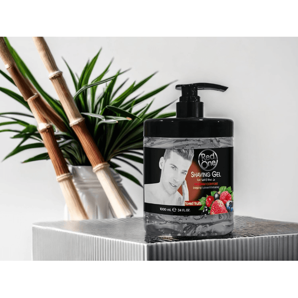 جل حلاقة ريد وان برائحة فاكهة الغابة 1000 مل - كريمي، مرطب، وحلاقة لا تسبب تهيج البشرة